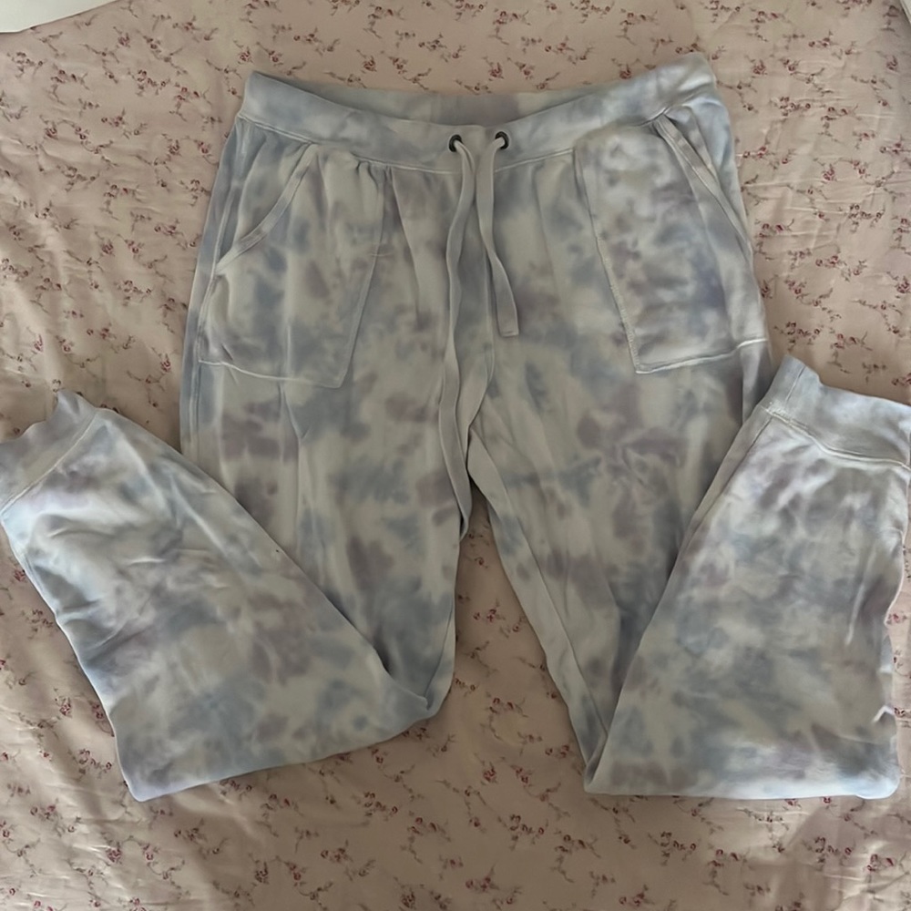 tie-dye sweatpants